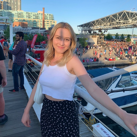 Meet your Posher, Paige - Picture 1 of 1